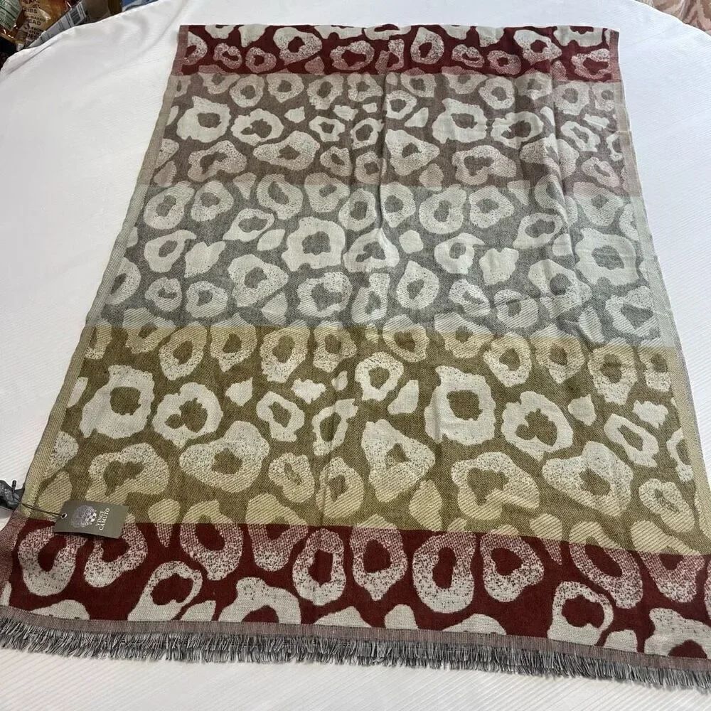 NWT Vince Camuto Leopard Scarf New